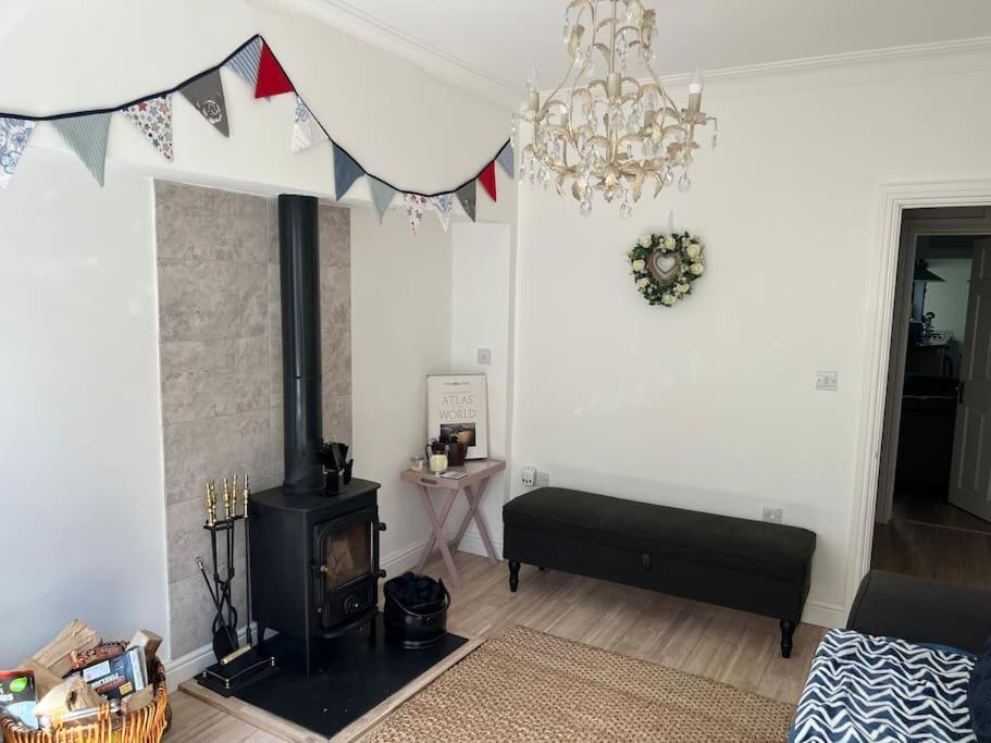 Lilly'S Cottage, Filey, Sleeps 8 外观 照片