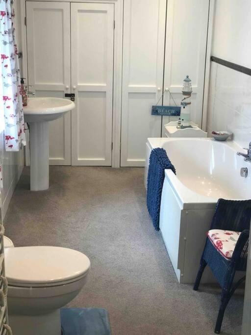 Lilly'S Cottage, Filey, Sleeps 8 外观 照片