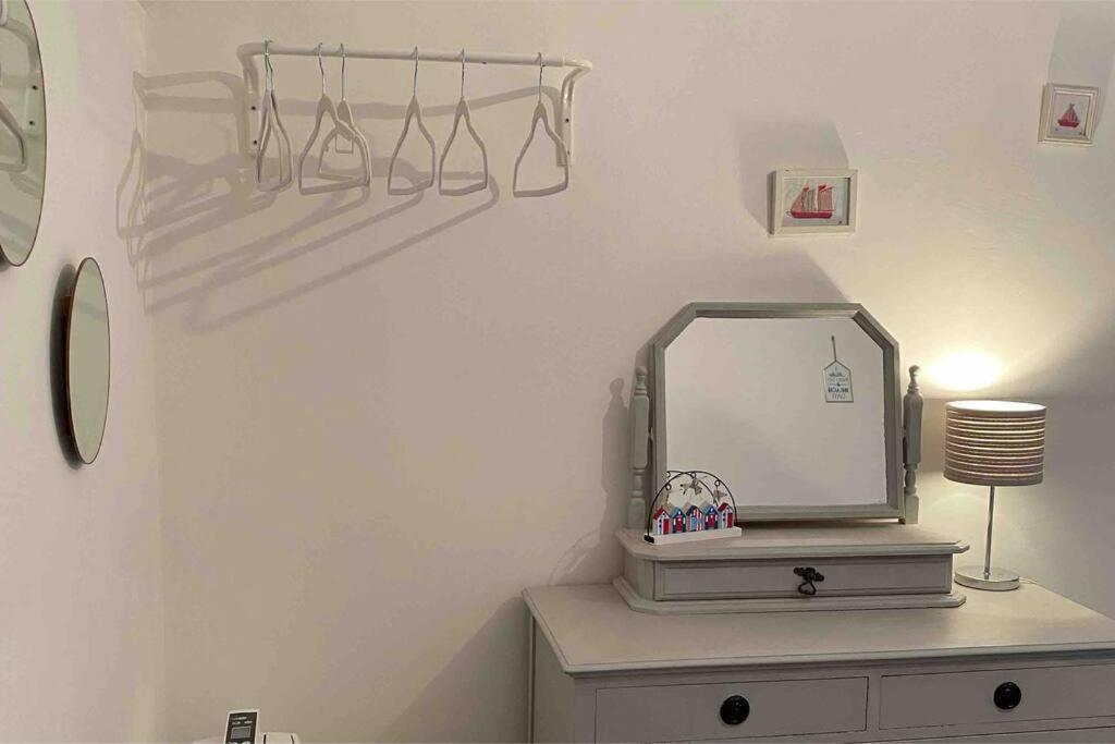 Lilly'S Cottage, Filey, Sleeps 8 外观 照片